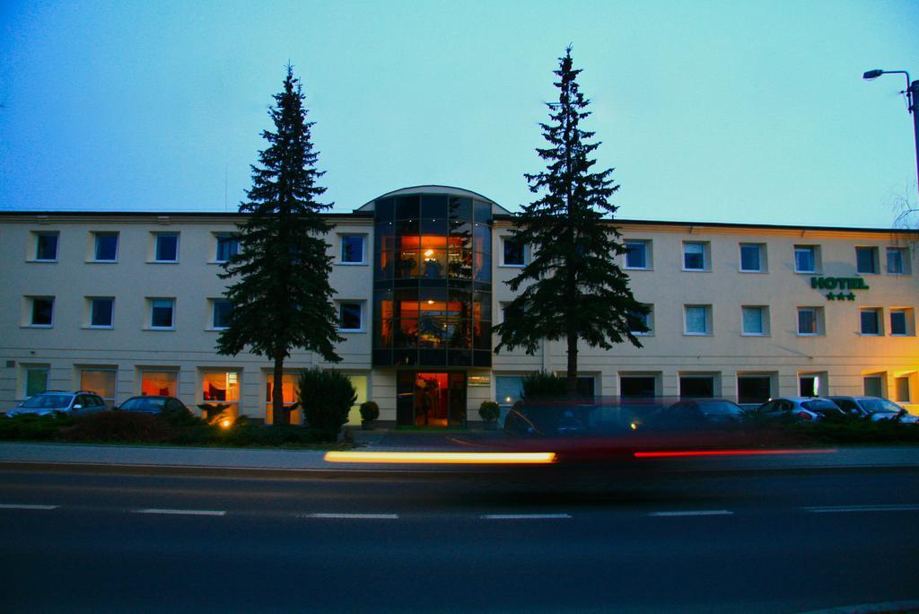 Hotel Kacperski Konstantynów Łódzki Exterior foto